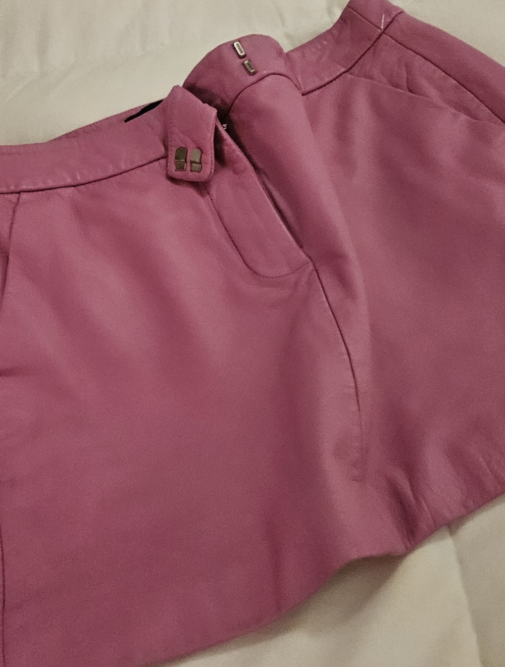Lamarque mid rise leather  skirt .